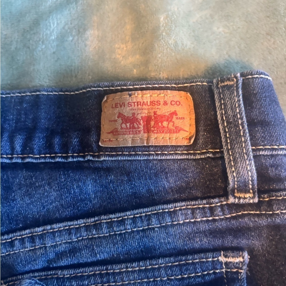 Levi’s cut off Jean shorts. Dark wash. Size 1. - Picture 6 of 7